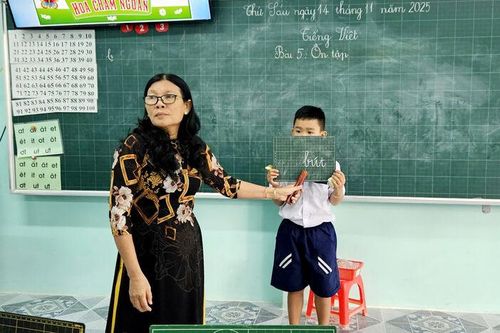 Cô Trần Thị Chiểu - Nhà giáo ưu tú tâm huyết với nghề