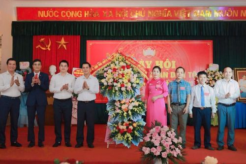 Phó Chủ tịch UBND tỉnh Lê Xuân Lợi dự Ngày hội Đại đoàn kết toàn dân tộc tại xã Sơn Động