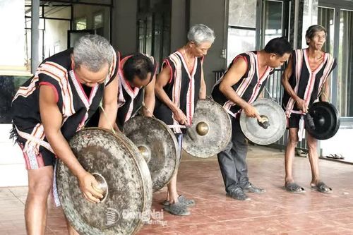 Thắp sáng hồn văn hóa S'tiêng