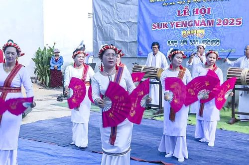 Đặc sắc mùa lễ hội Suk Yeng tại các làng Chăm Hồi giáo Bàni