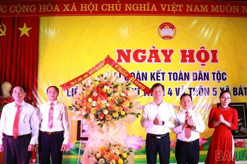 Phó Chủ tịch UBND tỉnh Ngô Hạnh Phúc dự Ngày hội Đại đoàn kết toàn dân tộc tại xã Bát Xát