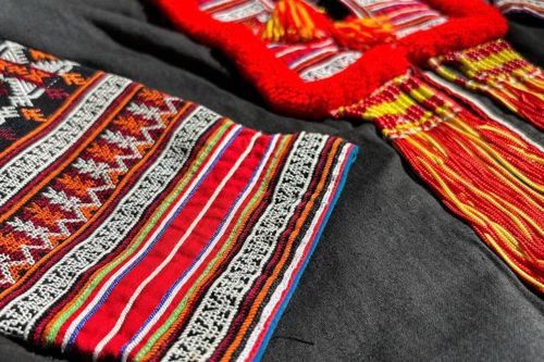Hoa văn truyền thống trên trang phục Dao đỏ