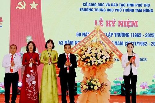 Kỷ niệm 60 năm thành lập Trường THPT Tam Nông