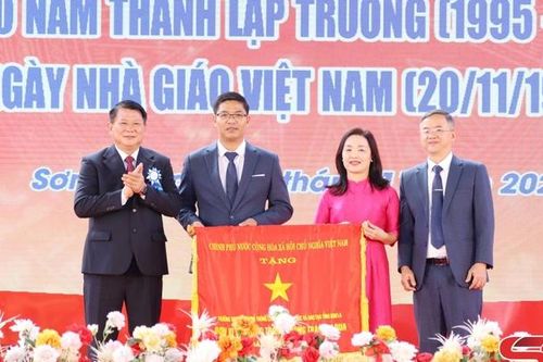 Kỷ niệm 30 năm thành lập Trường THPT Chuyên Sơn La