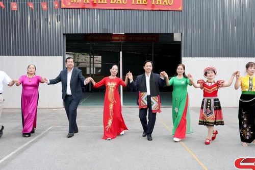 Đồng chí Bí thư Tỉnh ủy Sơn La dự Ngày hội đại đoàn kết toàn dân tộc tại tổ dân phố 4 Quyết Thắng, phường Tô Hiệu