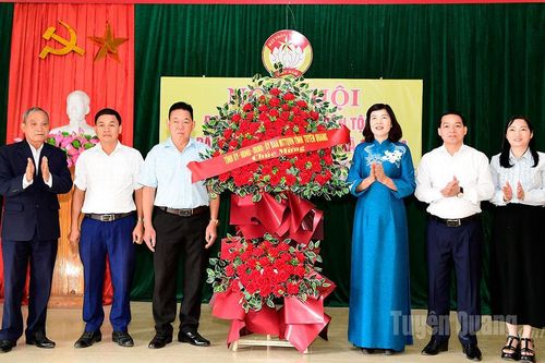Các đồng chí lãnh đạo tỉnh chung vui Ngày hội Đại đoàn kết toàn dân tộc tại các khu dân cư