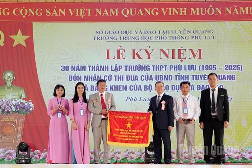 Chủ tịch HĐND tỉnh Nguyễn Văn Sơn dự Lễ kỷ niệm 30 năm Ngày thành lập Trường THPT Phù Lưu