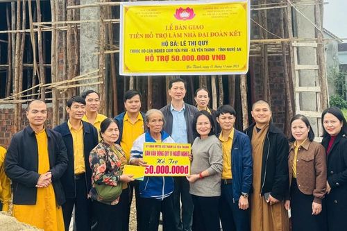 Nghệ An: Chùa Tạnh hỗ trợ 100 triệu đồng xây dựng nhà Đại đoàn kết cho hộ nghèo