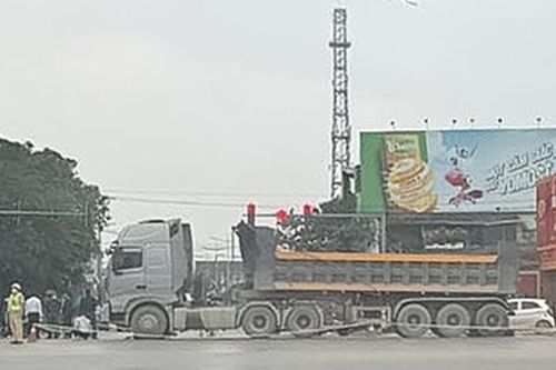 Nghệ An: Xe tải va chạm với xe đạp điện, cụ bà tử vong thương tâm