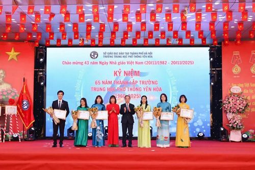 Trường THPT Yên Hòa kỷ niệm 65 năm thành lập