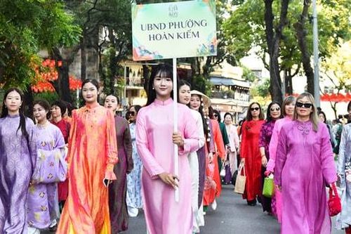 Diễu hành Áo dài Du lịch Hà Nội 2025:Lan tỏa tình yêu di sản