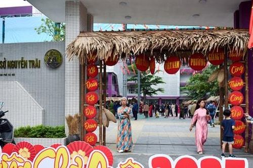 Chợ quê trong phố - Ngày hội Đại đoàn kết ở phường Giảng Võ