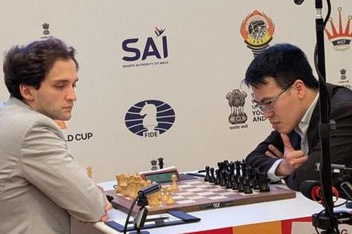 Lê Quang Liêm thoát thua ngoạn mục ở vòng 5 World Cup cờ vua 2025