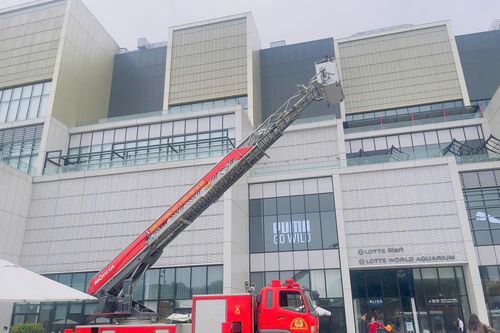 Trên 1.000 người dân và trẻ em trải nghiệm kỹ năng an toàn cháy, nổ tại Lotte Mall Tây Hồ