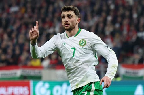Troy Parrott và cú đáp trả thầm lặng gửi Mourinho