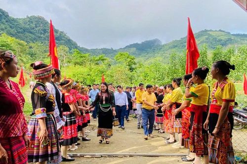 Gắn kết tình làng nghĩa xóm trong Ngày hội Đại đoàn kết