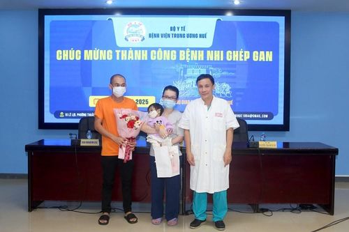 Ghép gan thành công cứu sống cháu bé 2 tuổi bị teo đường mật bẩm sinh