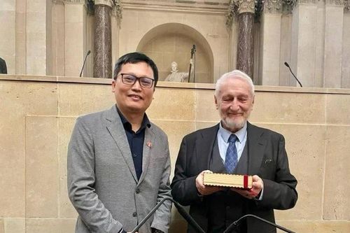 Nhà khoa học Việt Nam trở thành Viện sĩ Viện Hàn lâm của Pháp
