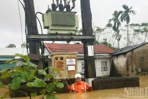 EVNCPC chủ động cắt điện do mưa lớn gây ngập lụt
