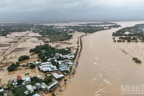 Đà Nẵng: Lũ trên các sông dâng cao gây chia cắt nhiều khu vực trũng thấp