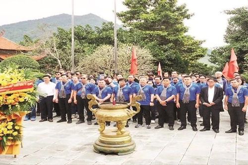 Hành trình về nơi cội nguồn cách mạng