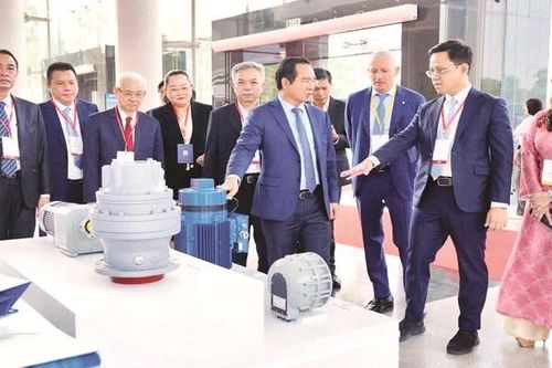 Mở rộng hợp tác đầu tư với Italia