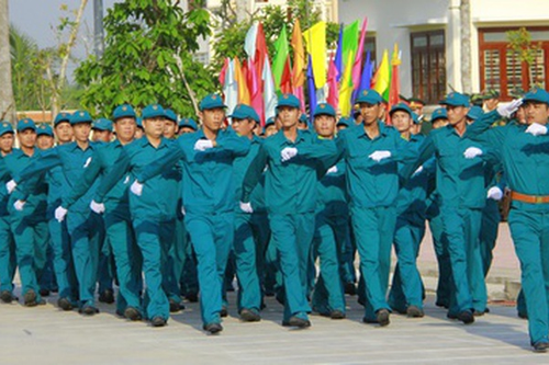 Hình thức kỷ luật đối với hành vi chống mệnh lệnh của dân quân tự vệ được quy định như thế nào?