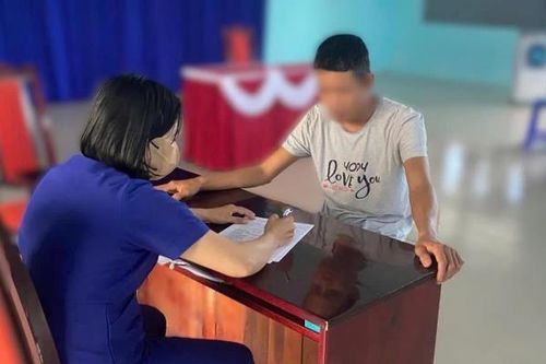 Vận động người nghiện đi cai