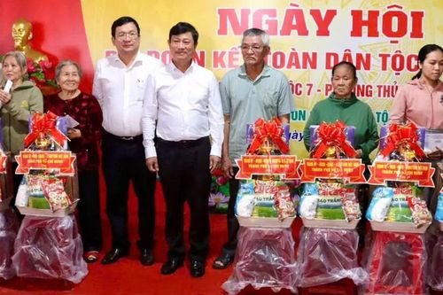 Lãnh đạo Đảng, Quốc hội dự Ngày hội Đại đoàn kết toàn dân tộc tại phường Ba Đình, Hà Nội