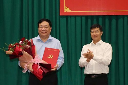 Chủ tịch UBND tỉnh Cà Mau giữ chức Phó Bí thư Tỉnh ủy Đồng Tháp