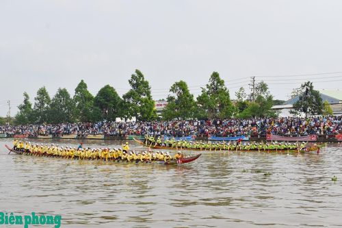 Tưng bừng giải đua ghe Ngo trên dòng sông Maspéro