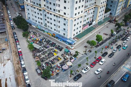 Hà Nội lắp camera phạt nguội, 'phố 120 m' vẫn thành bãi đỗ xe khổng lồ