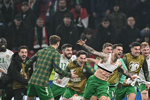 Parrott từ gã phiêu bạt giang hồ đến cú hat-trick điên rồ đưa Ireland sống lại giấc mơ World Cup