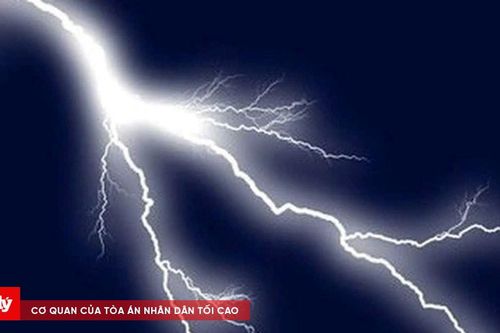 Sét đánh 2 người tử vong