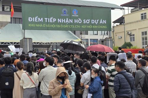 Xếp hàng nộp hồ sơ mua nhà ở xã hội: Chủ đầu tư thực hiện quy trình mới, mời công an giám sát