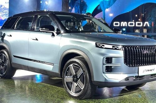 Loạt SUV cỡ C đang giảm giá 'kịch sàn' dịp cuối năm, khách mua lời cả trăm triệu