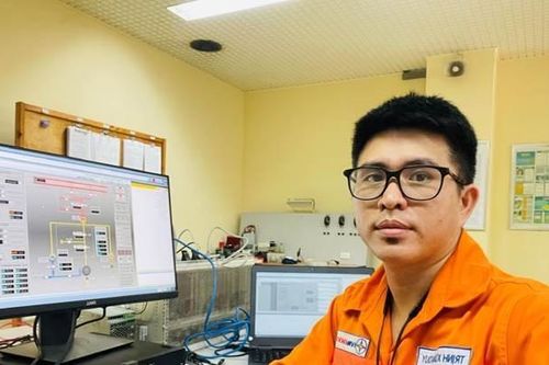 Kỹ sư trẻ 'bắc nhịp' từ công nghệ thông tin đến điều khiển nhà máy điện