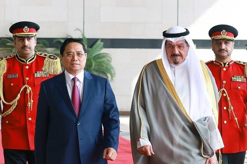 Thủ tướng Kuwait chủ trì lễ đón Thủ tướng Phạm Minh Chính tại Cung Hoàng gia