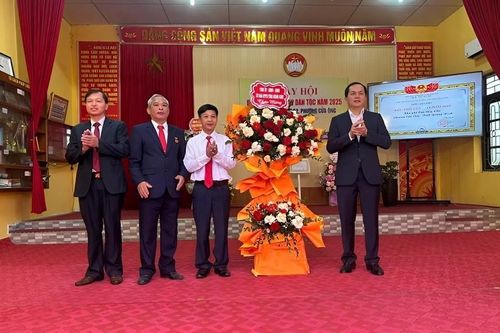 Viện trưởng VKSND tỉnh Quảng Ninh dự Ngày hội Đại đoàn kết toàn dân tại khu phố Cửa Ông