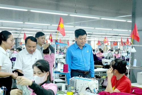 Công đoàn Nghệ An đột phá bằng phong trào thi đua yêu nước