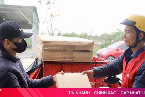 Thị trường mua bán trực tuyến sôi động, dịch vụ chuyển phát 'làm không hết việc'