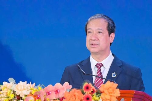 Bộ trưởng Bộ GD-ĐT: Sẽ tăng hỗ trợ học phí, học bổng cho sinh viên sư phạm
