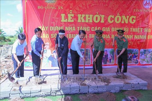 Đẩy nhanh tiến độ hỗ trợ xây, sửa nhà cửa cho các hộ dân bị thiệt hại do thiên tai
