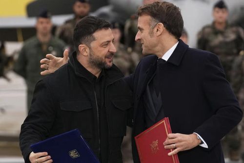 Pháp và Ukraine ký thỏa thuận mua 100 tiêm kích Rafale