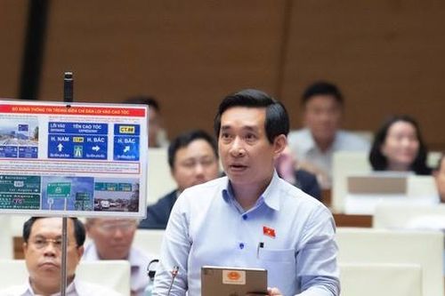 ĐBQH đề xuất 'người đi bộ phải đi ngược chiều dòng xe' nếu không có vỉa hè