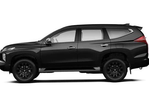 Đối thủ của Hyundai Santa Fe, Toyota Fortuner ra mắt, giá gần 930 triệu đồng