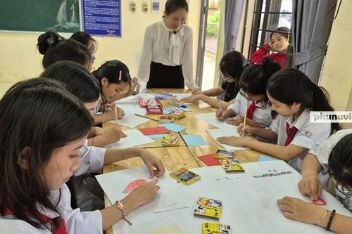 Bảo vệ con bằng tình yêu và sự thấu hiểu trong thời đại số