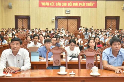 Tập huấn nghiệp vụ công tác văn phòng cấp ủy ở cơ sở