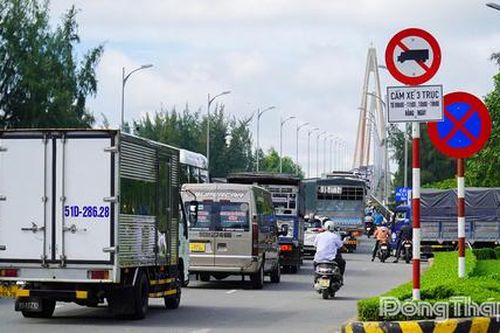 Vẫn giữ biển cấm xe 3 trục trên cầu Rạch Miễu