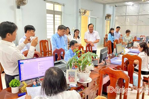 Ủy ban Kiểm tra Trung ương khảo sát tình hình thực hiện chuyển đổi số tại phường Gò Công